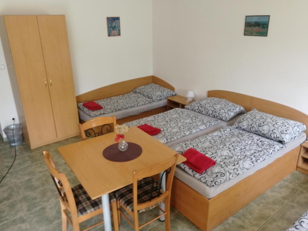 Penzion Hurka Pardubice Kültér fotó