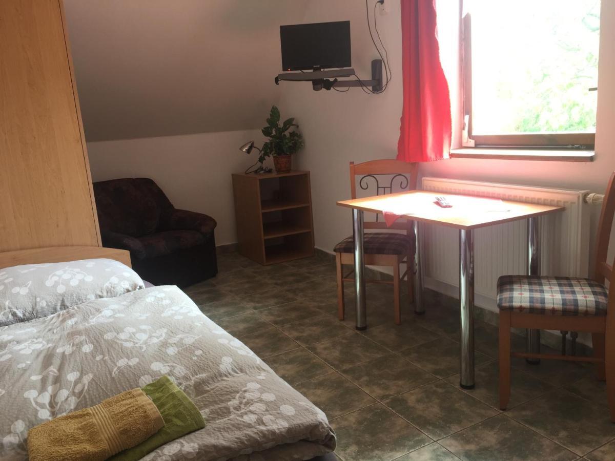 Penzion Hurka Pardubice Kültér fotó